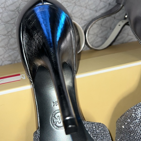 💎 Michael Kors Brena Ankle Strap Pumps - Picture 7 of 8